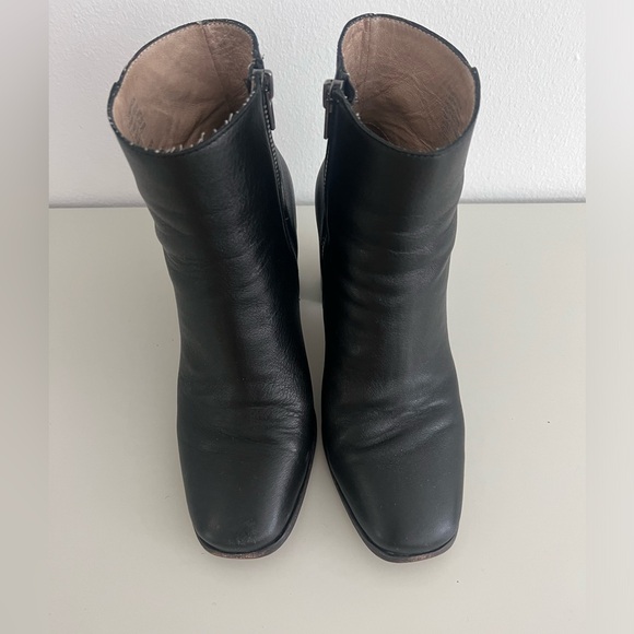 Madewell The Greer Boot in Leather (size: 8) (color: true black) - Picture 10 of 10